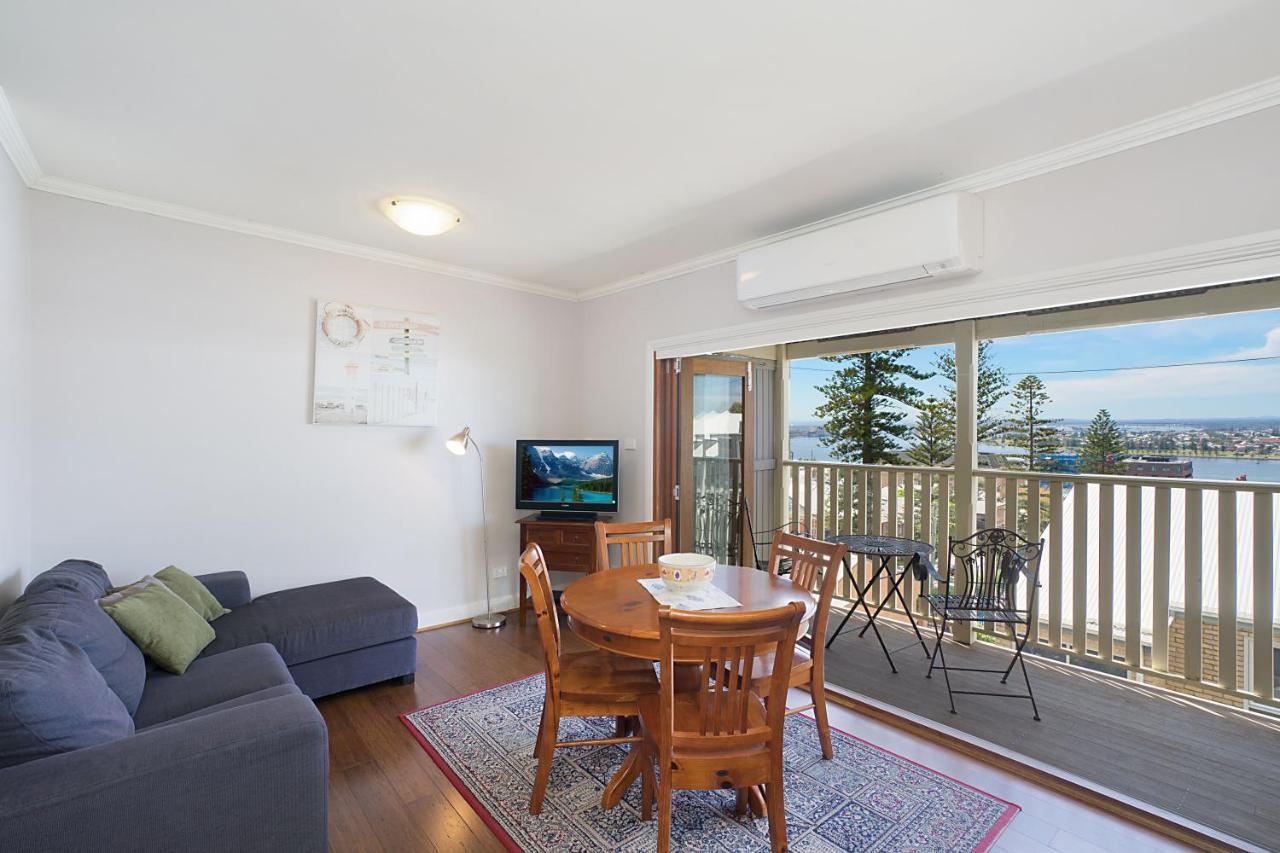 Newcastle Short Stay Accommodation - Vista Apartment エクステリア 写真