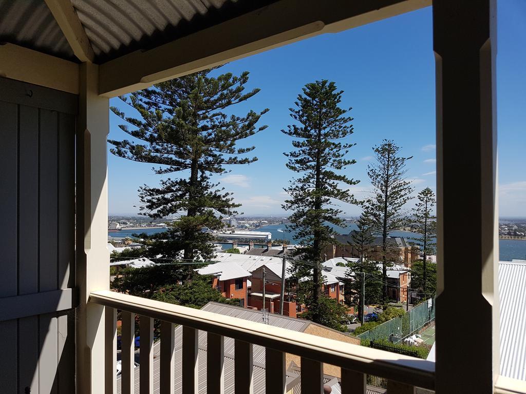 Newcastle Short Stay Accommodation - Vista Apartment エクステリア 写真
